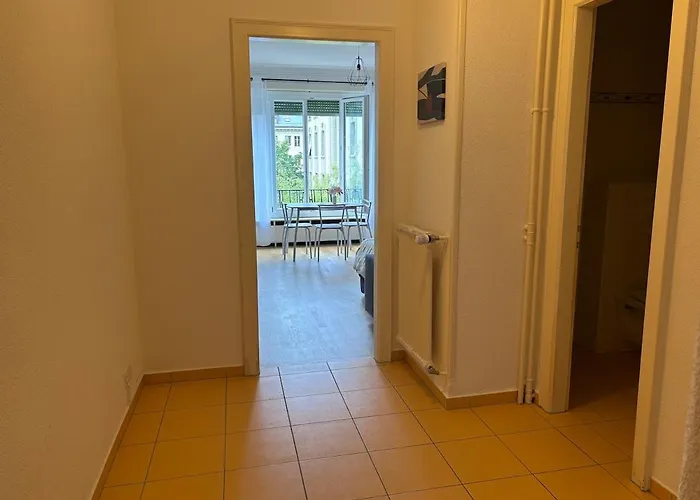 2 Bedrooms 10 Min From The Train Station Appartement